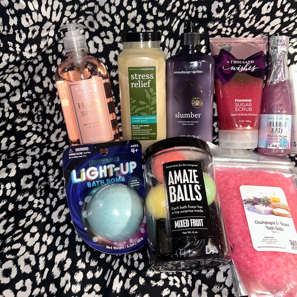 HUGE bath/body bundle - Picture 2 of 4